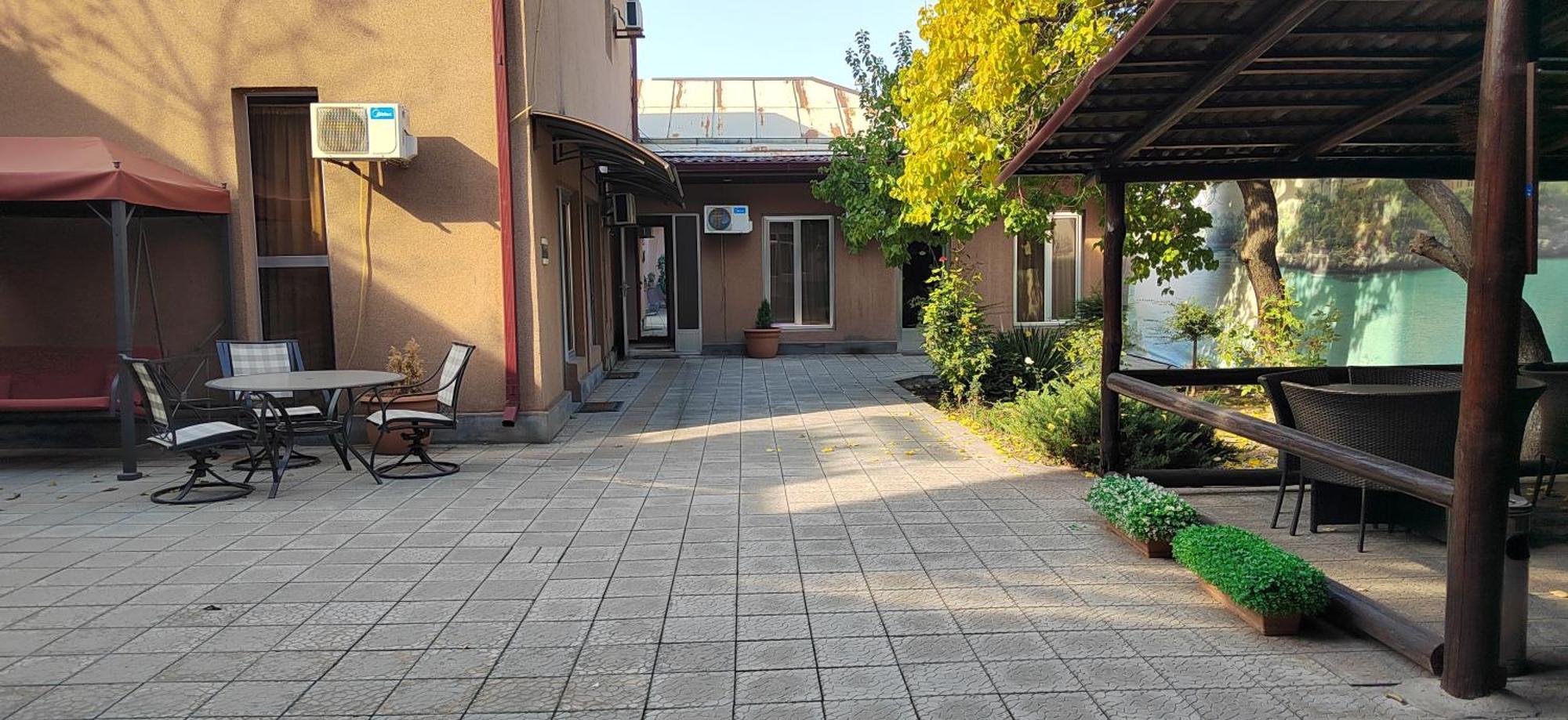 Areg Hotel Yerevan Exterior photo