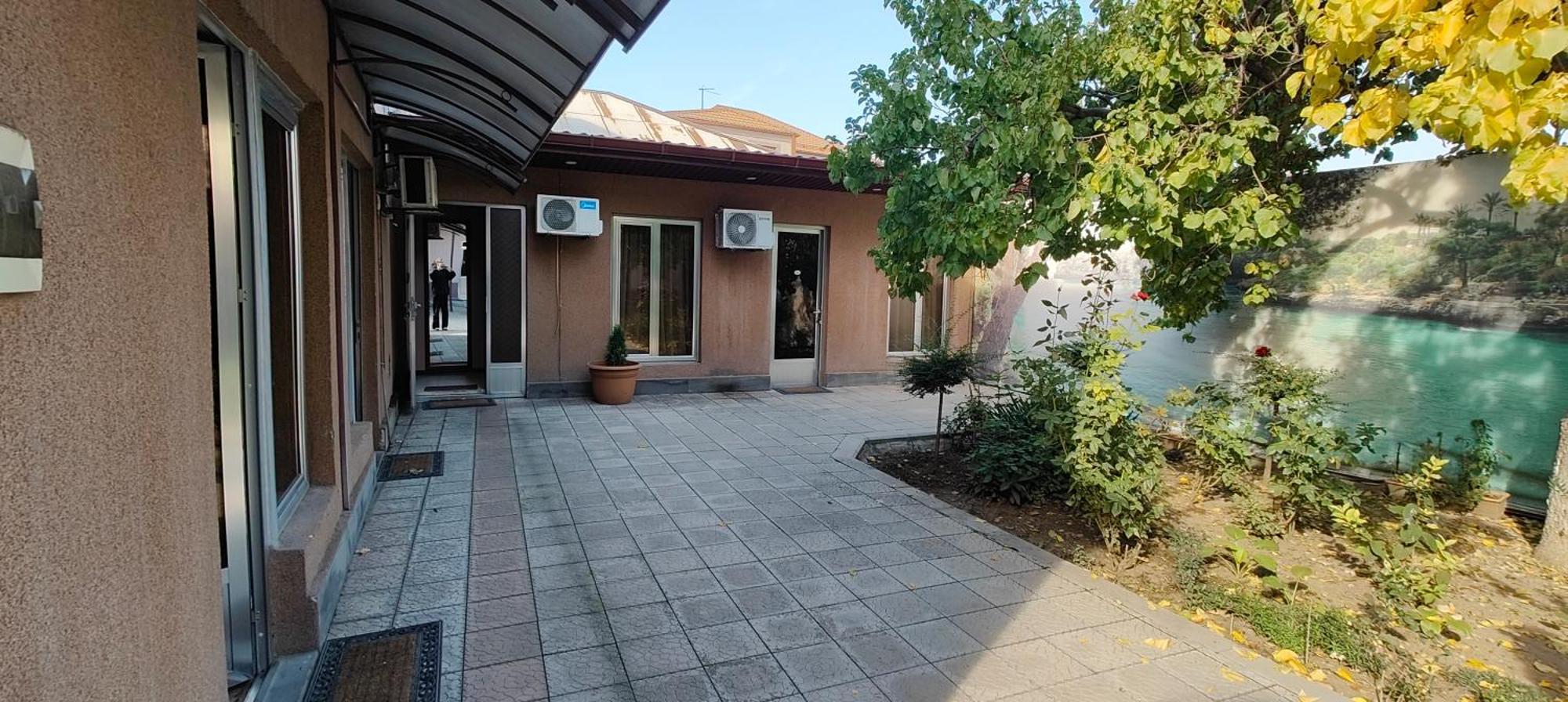 Areg Hotel Yerevan Exterior photo