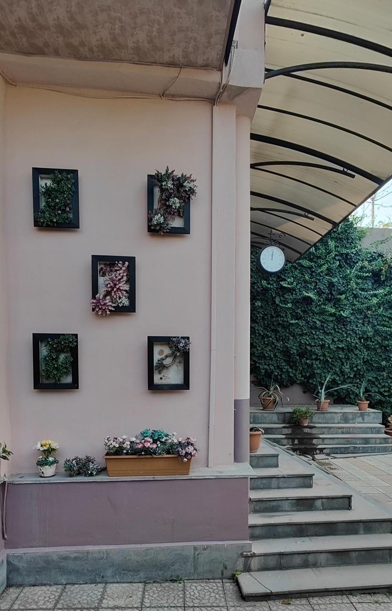 Areg Hotel Yerevan Exterior photo
