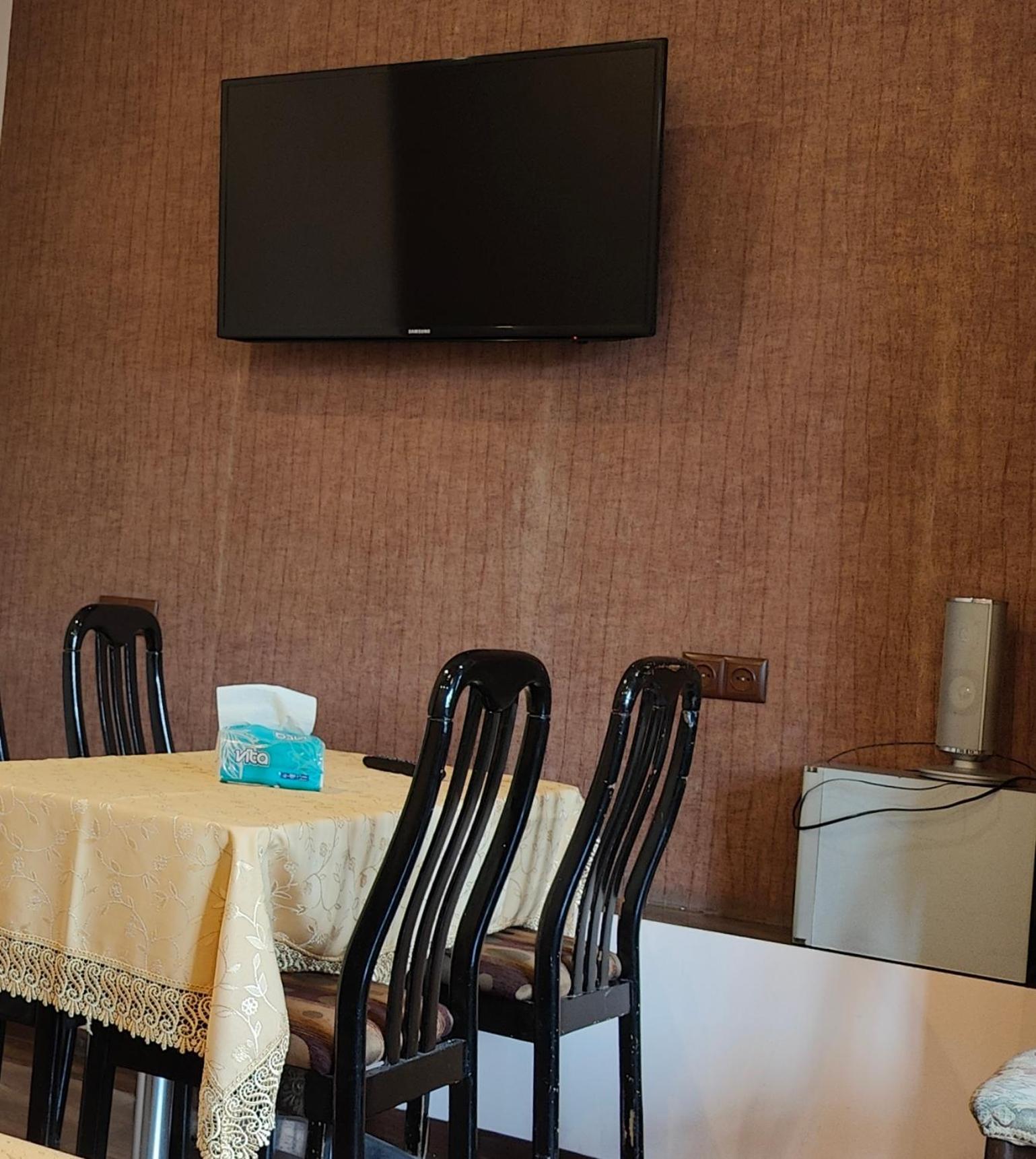 Areg Hotel Yerevan Exterior photo