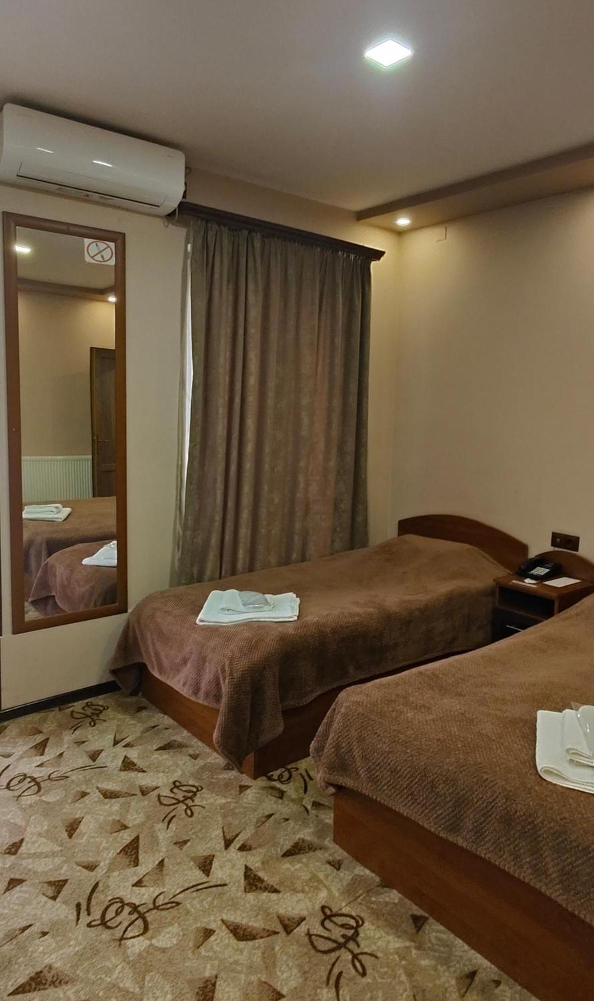 Areg Hotel Yerevan Exterior photo