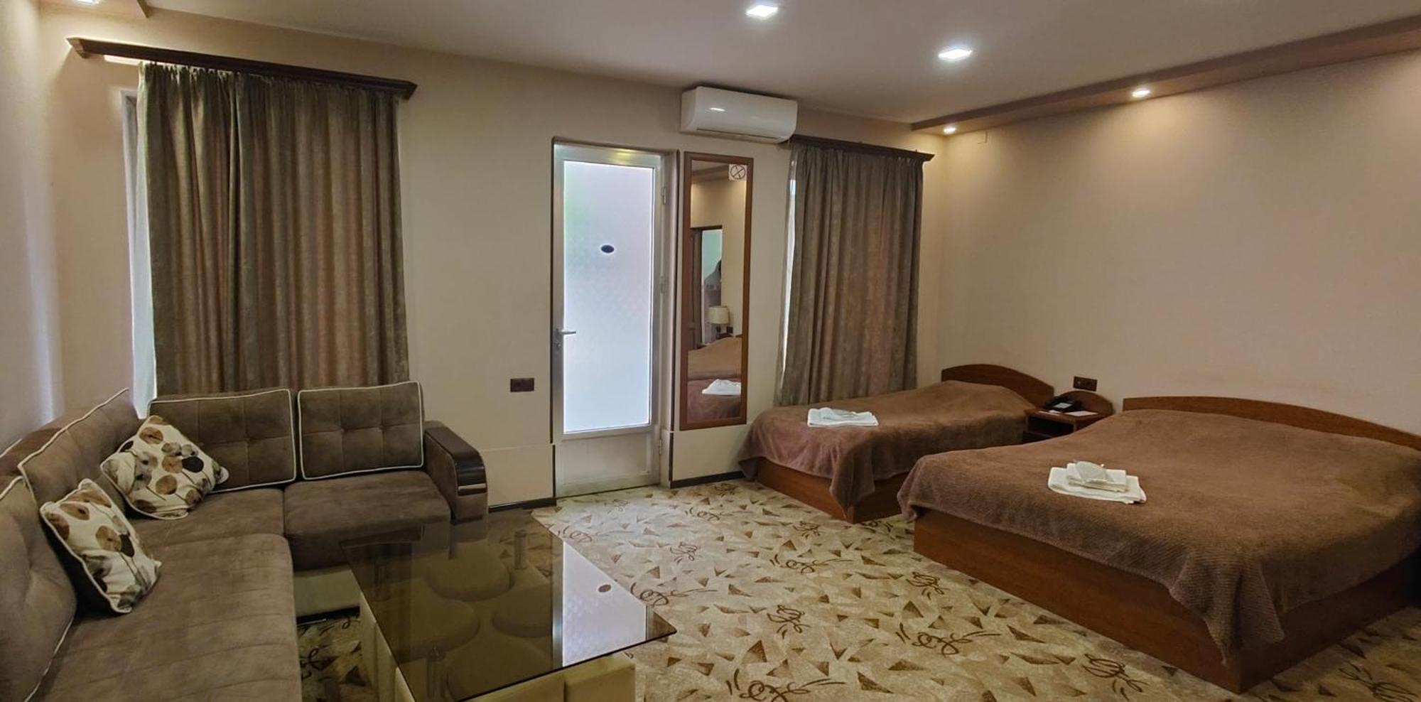 Areg Hotel Yerevan Exterior photo